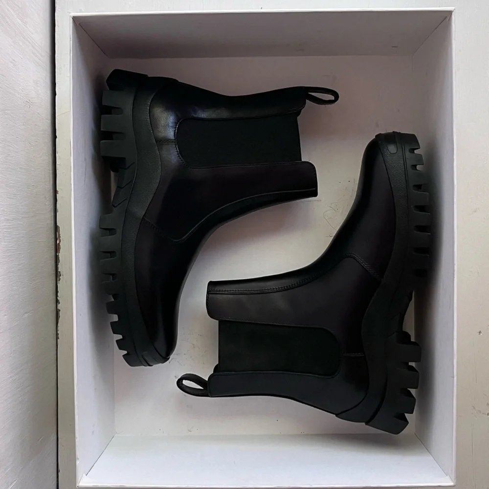 🔴SOLD🔴 THE ROW Greta Lug Sole Winter Chelsea Boot- Black - Picture 15 of 16